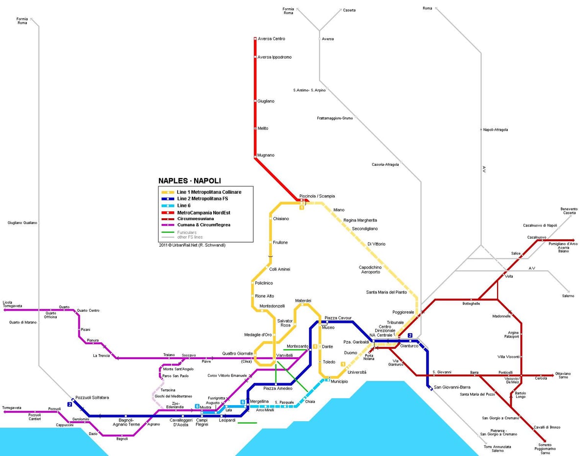 Kat jeyografik nan naples an itali tren